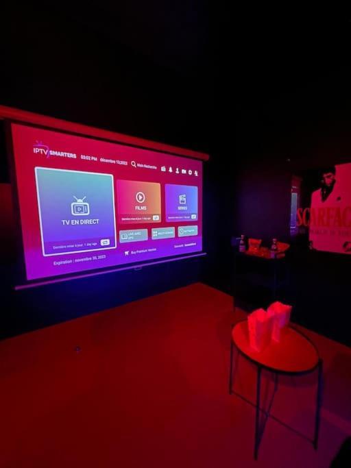 La Casa De 2.0 Jacuzzi & Cinema Prive *