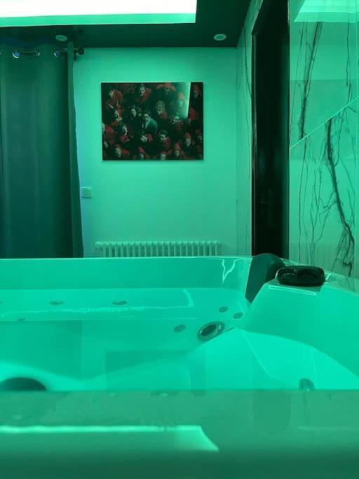 La Casa De 2.0 Jacuzzi & Cinema Prive Appartement *