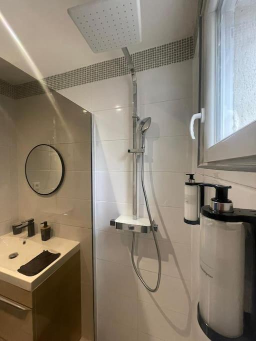 La Casa De 2.0 Jacuzzi & Cinema Prive * Melun